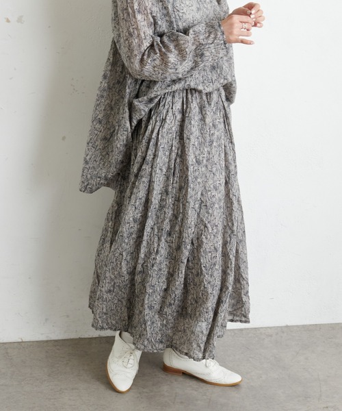 PUAL CE CIN（ピュアルセシン）の「線描きプリントスカート（スカート・レディース・モカ/ライトベージュ/チャコールグレー・FREE）」の3枚目の写真