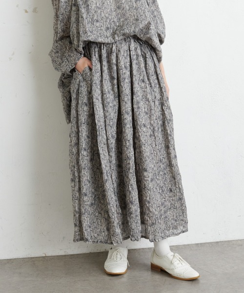 PUAL CE CIN（ピュアルセシン）の「線描きプリントスカート（スカート・レディース・モカ/ライトベージュ/チャコールグレー・FREE）」の6枚目の写真