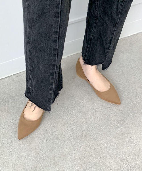 Dhyana.(ディアナドット)の「【Dhyana.】ポインテッドフラットシューズ(パンプス・レディース・ベージュ/レッド/ダークベージュ・23.5cm/24cm/22.5cm/24.5cm/23cm)」の3枚目の写真