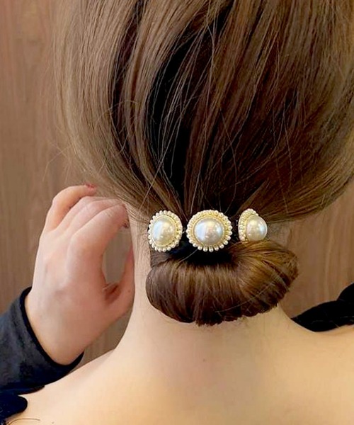 florist(フローリスト)の「ビジューが飾るシニョンヘアアレンジワイヤー(バレッタ/ヘアクリップ・レディース・ホワイト/ライトホワイト/ホワイト×ブラック/ホワイト×ゴールド・FREE)」の18枚目の写真