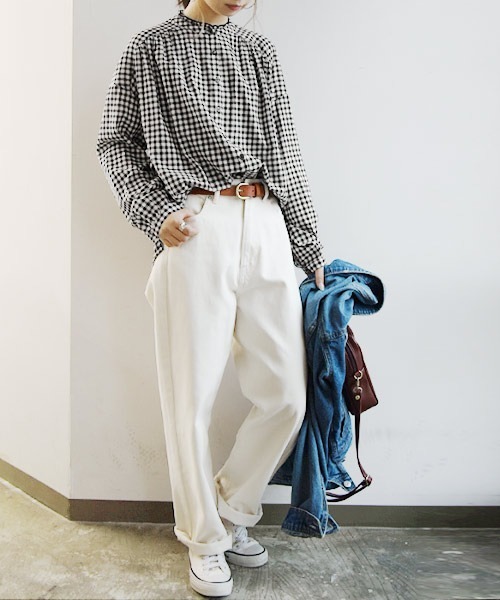 and it_（アンドイット）の「エミュラル emural フリルネックギャザーコットンブラウス（シャツ/ブラウス・レディース・ホワイト/ブラック系その他/ブラック×グレー/サックスブルー/ネイビー×ホワイト・M-L）」の10枚目の写真