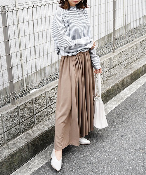 and it_（アンドイット）の「エミュラル emural フリルネックギャザーコットンブラウス（シャツ/ブラウス・レディース・ホワイト/ブラック系その他/ブラック×グレー/サックスブルー/ネイビー×ホワイト・M-L）」の16枚目の写真