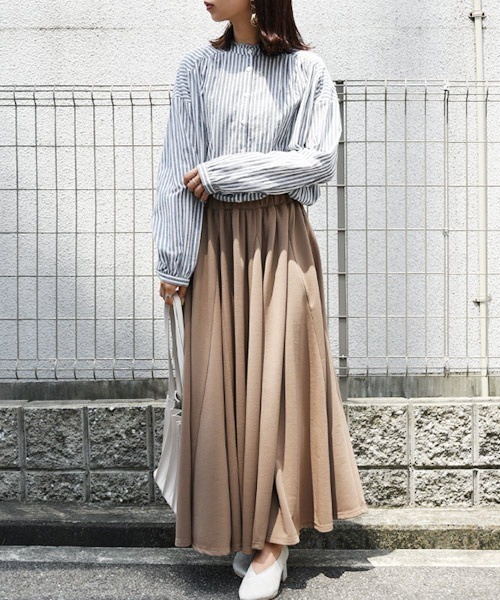 and it_（アンドイット）の「エミュラル emural フリルネックギャザーコットンブラウス（シャツ/ブラウス・レディース・ホワイト/ブラック系その他/ブラック×グレー/サックスブルー/ネイビー×ホワイト・M-L）」の17枚目の写真