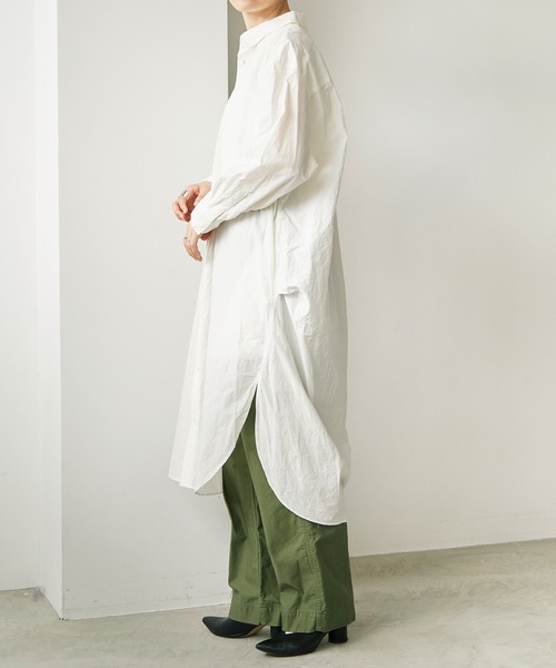 note et silence （ノートエシロンス）の「60/-タイプライター伊吹染め　サイドタックシャツワンピース（シャツワンピース・レディース・ホワイト・FREE）」の5枚目の写真