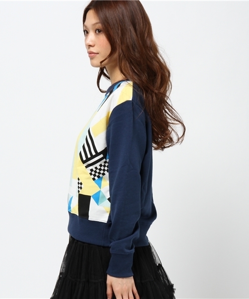 WEGO（ウィゴー）の「WEGO/幾何学柄スウェット（スウェット・レディース・オフホワイト/ネイビー・FREE）」の4枚目の写真