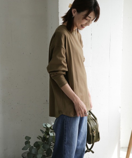 URBAN RESEARCH DOORS（アーバンリサーチドアーズ）の「アップサイクルコットン長袖Tシャツ（Tシャツ/カットソー・レディース・パープル/キャメル/スミクロ・ONE）」の22枚目の写真