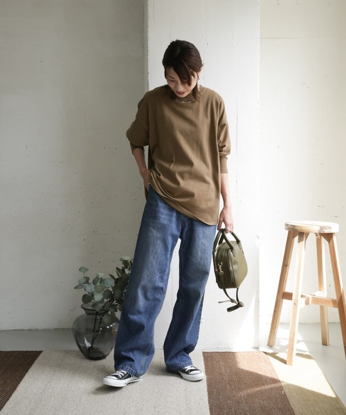 URBAN RESEARCH DOORS（アーバンリサーチドアーズ）の「アップサイクルコットン長袖Tシャツ（Tシャツ/カットソー・レディース・パープル/キャメル/スミクロ・ONE）」の17枚目の写真