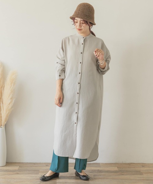 ITEMS URBANRESEARCH（アイテムズ アーバンリサーチ）の「バンドカラーシャツワンピース（ワンピース・レディース・アイボリー/グレー/ブラウン・FREE）」の17枚目の写真
