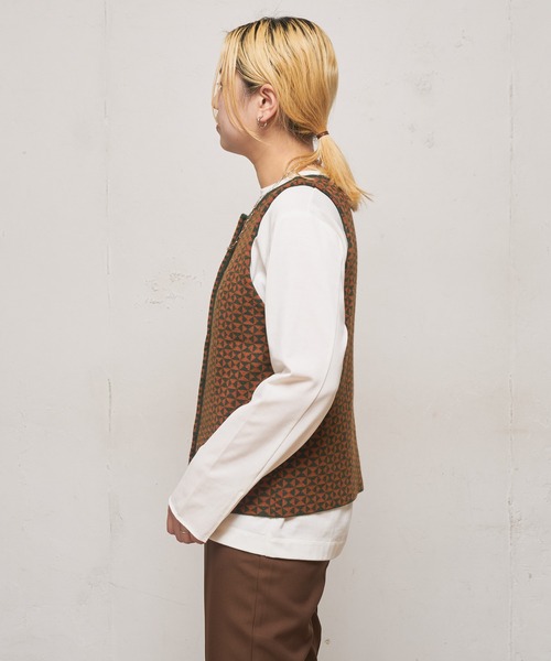 CIAOPANIC（チャオパニック）の「ジャガードニットベスト（ベスト・レディース・ブラウン/ネイビー/グリーン・FREE）」の19枚目の写真