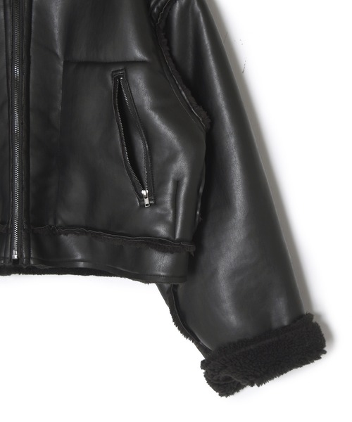 w closet(ダブルクローゼット)の「【リバーシブル】フェイクレザームートンショートジャケット(ムートンコート・レディース・ブラック・FREE)」の5枚目の写真