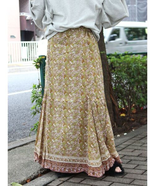 Ungrid(アングリッド)の「エスニックプリントラメスカート(スカート・レディース・オフホワイト/グリーン系その他・FREE)」の1枚目の写真