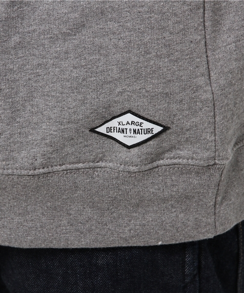 XLARGE（エクストララージ）の「SHORTY CREW NECK SWEAT（スウェット・メンズ・ブラック/アッシュ・X-LARGE/MEDIUM/LARGE/SMALL）」の8枚目の写真