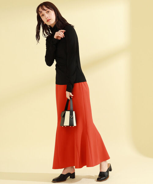 Ray BEAMS（レイビームス）の「Ray BEAMS / アシメ シャーリング ハイネック トップス（Tシャツ/カットソー・レディース・ホワイト/ブラック/サックスブルー・ONE SIZE）」の8枚目の写真