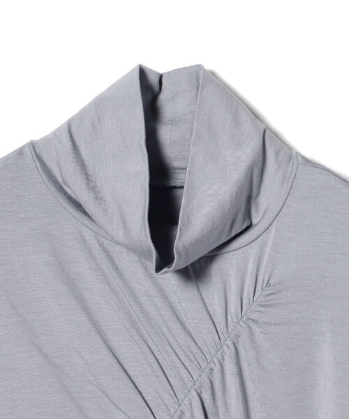 Ray BEAMS（レイビームス）の「Ray BEAMS / アシメ シャーリング ハイネック トップス（Tシャツ/カットソー・レディース・ホワイト/ブラック/サックスブルー・ONE SIZE）」の17枚目の写真