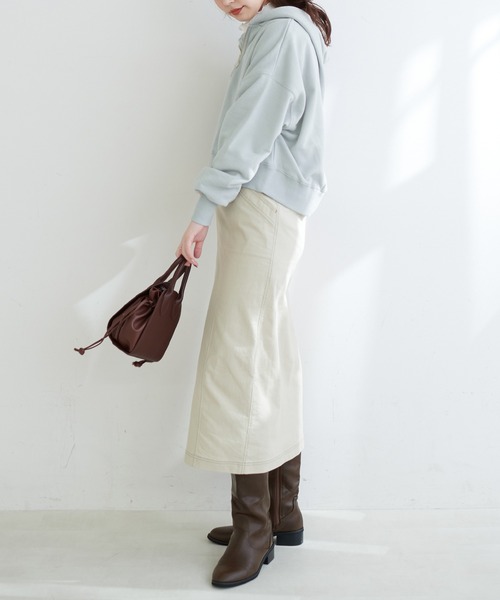 natural couture（ナチュラルクチュール）の「【WEB限定】今年トレンド！ハーフジップショート丈プルオーバー（スウェット・レディース・ベージュ/オフホワイト/サックスブルー/スミクロ・FREE）」の14枚目の写真