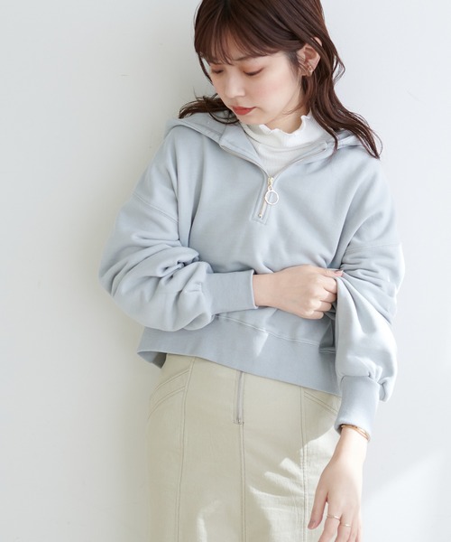 natural couture（ナチュラルクチュール）の「【WEB限定】今年トレンド！ハーフジップショート丈プルオーバー（スウェット・レディース・ベージュ/オフホワイト/サックスブルー/スミクロ・FREE）」の13枚目の写真