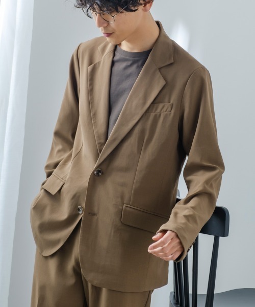 improves（インプローブス）の「ナチュラルストレッチ 2B ノッチドラペル テーラードジャケット セットアップ対応（テーラードジャケット・メンズ・チャコール/グリーン/ブラウン・MEDIUM/LARGE）」の2枚目の写真