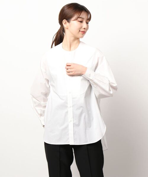 Scye(サイ)の「Scye | ウォッシュドコットン ポプリン カラーレスシャツ WOMEN(シャツ/ブラウス・レディース・オフホワイト/ダークネイビー・38)」の15枚目の写真