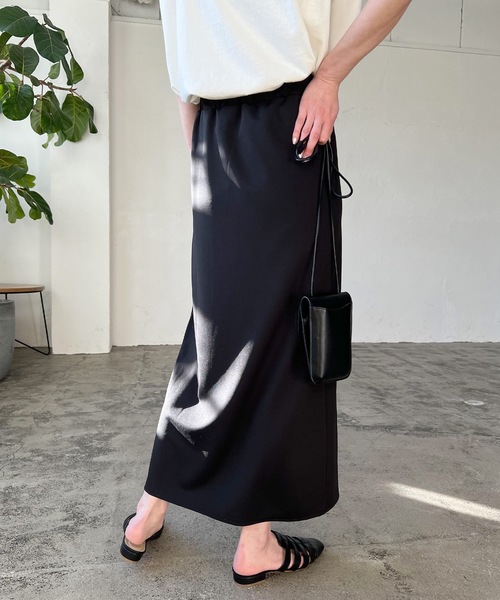 LIAN（リアン）の「ポンチロングスリットスカート（スカート・レディース・ブルー/ブラック/レッド/グリーン・FREE）」の19枚目の写真