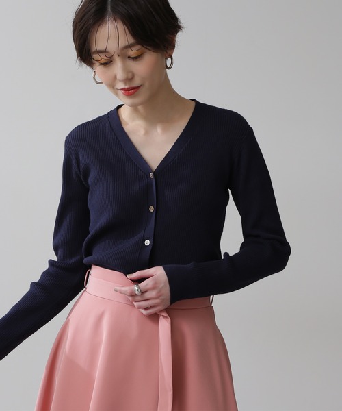 N.(N. Natural Beauty Basic)(エヌエヌナチュラルビューティーベーシック)の「◆コットンレーヨンVニットカーディガン(カーディガン/ボレロ・レディース・グレイッシュベージュ/クリーム/ブルー/ネイビー/イエロー・MEDIUM)」の1枚目の写真