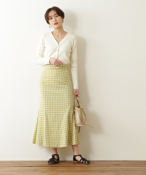 N.(N. Natural Beauty Basic)(エヌエヌナチュラルビューティーベーシック)の「◆コットンレーヨンVニットカーディガン(カーディガン/ボレロ・レディース・グレイッシュベージュ/クリーム/ブルー/ネイビー/イエロー・MEDIUM)」の9枚目の写真