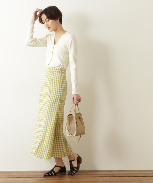 N.(N. Natural Beauty Basic)(エヌエヌナチュラルビューティーベーシック)の「◆コットンレーヨンVニットカーディガン(カーディガン/ボレロ・レディース・グレイッシュベージュ/クリーム/ブルー/ネイビー/イエロー・MEDIUM)」の17枚目の写真