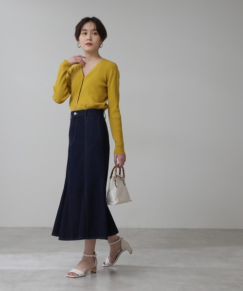 N.(N. Natural Beauty Basic)(エヌエヌナチュラルビューティーベーシック)の「◆コットンレーヨンVニットカーディガン(カーディガン/ボレロ・レディース・グレイッシュベージュ/クリーム/ブルー/ネイビー/イエロー・MEDIUM)」の18枚目の写真