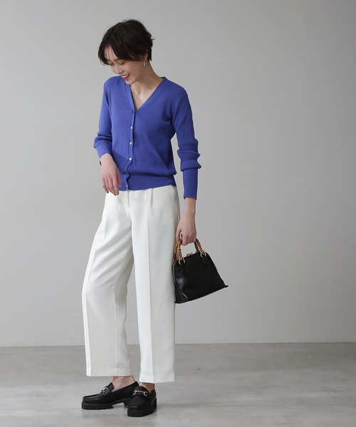 N.(N. Natural Beauty Basic)(エヌエヌナチュラルビューティーベーシック)の「◆コットンレーヨンVニットカーディガン(カーディガン/ボレロ・レディース・グレイッシュベージュ/クリーム/ブルー/ネイビー/イエロー・MEDIUM)」の15枚目の写真