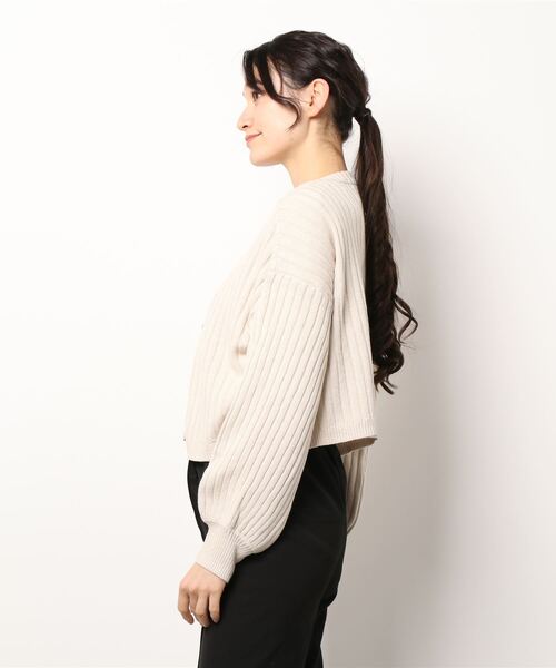 Samansa Mos2（サマンサ モスモス）の「ショート丈リブカーディガン（カーディガン/ボレロ・レディース・ベージュ/オフホワイト/ブルー・ﾌﾘ-）」の5枚目の写真