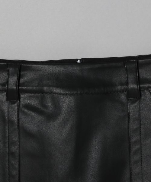JEANASIS（ジーナシス）の「ヴィーガンレザーカラーミニスカート09/275525（スカート・レディース・ブラック・SMALL/MEDIUM）」の4枚目の写真