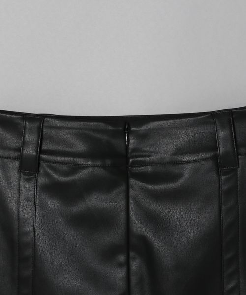 JEANASIS（ジーナシス）の「ヴィーガンレザーカラーミニスカート09/275525（スカート・レディース・ブラック・SMALL/MEDIUM）」の3枚目の写真