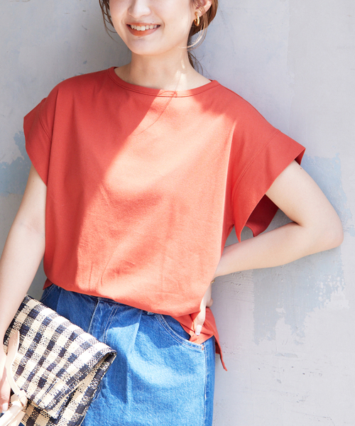SLOBE IENA(スローブイエナ)の「強撚フライスニュアンスプルオーバー(Tシャツ/カットソー・レディース・ブラック/オレンジ/ベージュ/ホワイト・FREE)」の4枚目の写真