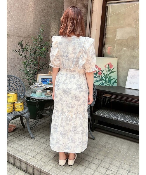 paravion（パラビオン）の「ガーデン肩フリルワンピース（ワンピース・レディース・アイボリー/ブルー・ONESIZE）」の3枚目の写真