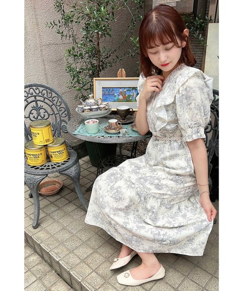 paravion（パラビオン）の「ガーデン肩フリルワンピース（ワンピース・レディース・アイボリー/ブルー・ONESIZE）」の8枚目の写真