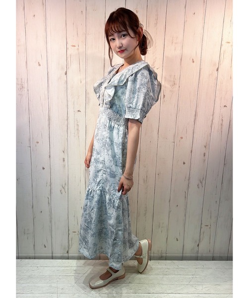 paravion（パラビオン）の「ガーデン肩フリルワンピース（ワンピース・レディース・アイボリー/ブルー・ONESIZE）」の11枚目の写真