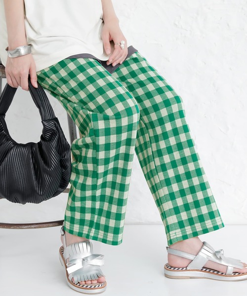 osharewalker（オシャレウォーカー）の「『ギンガムチェック柄ストレートパンツ』（その他パンツ・レディース・ブラック/レッド/グリーン・1/2）」の3枚目の写真