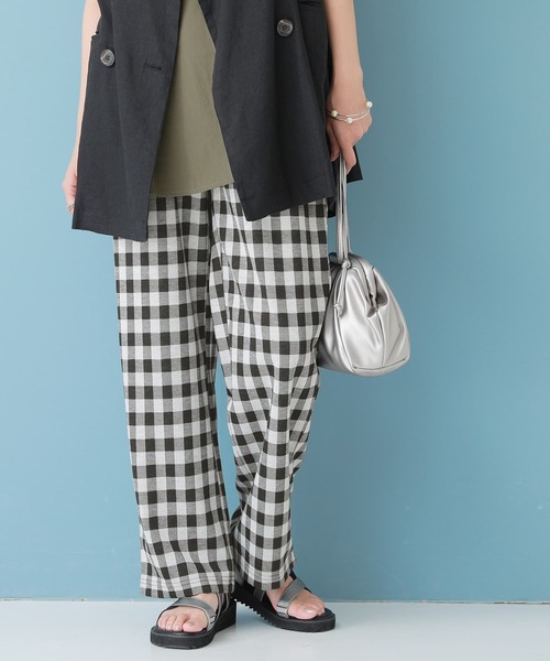 osharewalker（オシャレウォーカー）の「『ギンガムチェック柄ストレートパンツ』（その他パンツ・レディース・ブラック/レッド/グリーン・1/2）」の13枚目の写真