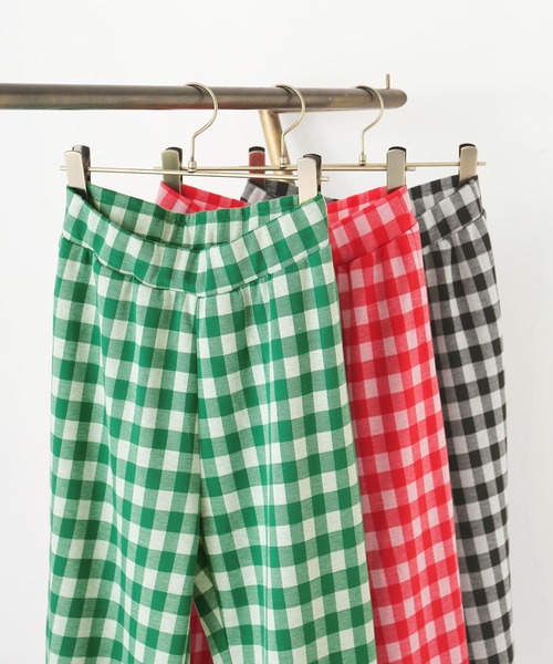 osharewalker（オシャレウォーカー）の「『ギンガムチェック柄ストレートパンツ』（その他パンツ・レディース・ブラック/レッド/グリーン・1/2）」の16枚目の写真