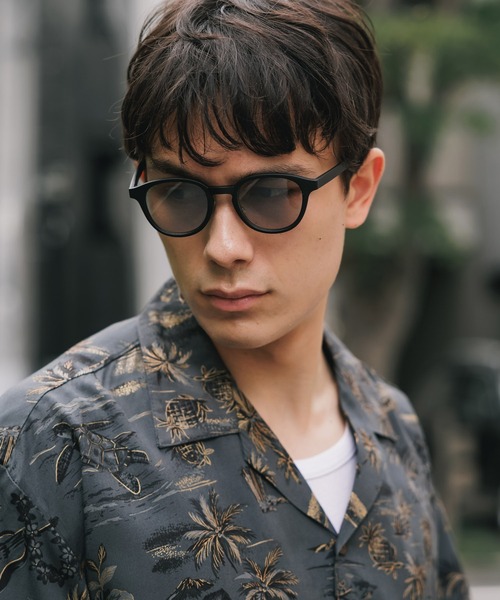 NOEYEDIA（ノーアイディア）の「no eyedia/ノーアイディア fashion glass ボスリントン カラーサングラス（サングラス・レディース・ブラック/グレー/イエロー/クリア/ブラウン系その他/ブラック系その他/イエロー系その他/ブラック系2/ブラック系1/イエロー系その他2/ブラック系3/ライトグレー/グレー系・FREE）」の5枚目の写真