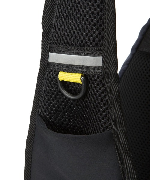 narifuri(ナリフリ)の「ショルダーポケットデイパック(バックパック/リュック・メンズ・ブラック/ネイビー・FREE)」の5枚目の写真