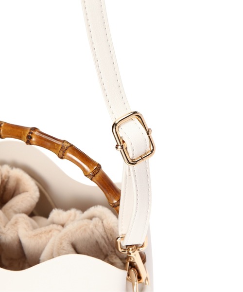 FREE'S MART（フリーズマート）の「◆ファー巾着バンブーバッグ（ショルダーバッグ・レディース・ホワイト/グレー/グリーン・ﾌﾘ-）」の15枚目の写真