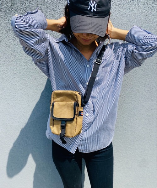 Dickies(ディッキーズ)の「DICKIES/ディッキーズ AUTHENTIC FLAP NECK POUCH / 70075500(ショルダーバッグ・レディース・カーキ/ブラック/ベージュ/オレンジ・ONESIZE)」の1枚目の写真