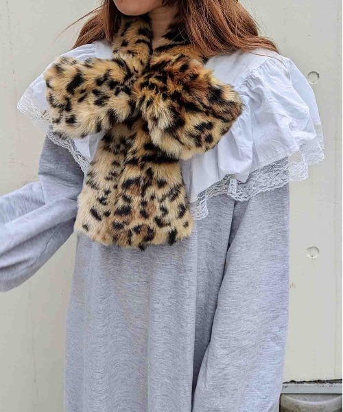 Casselini（キャセリーニ）の「Casselini(キャセリーニ)リボンティペット（マフラー・レディース・ブラック/ブラウン/アイボリー/アニマル/ピンク/グレー/レオパード・FREE）」の7枚目の写真