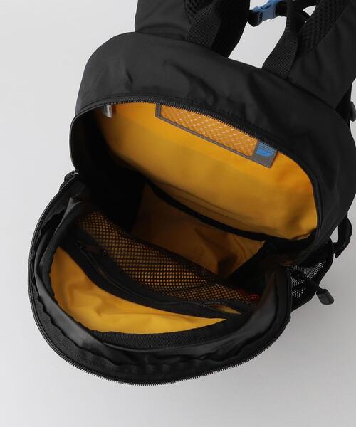 THE NORTH FACE（ザノースフェイス）の「＜THE NORTH FACE＞ キッズ スモールデイパック 15L（バックパック/リュック・キッズ・ブラック/ロイヤルブルー・FREE）」の5枚目の写真