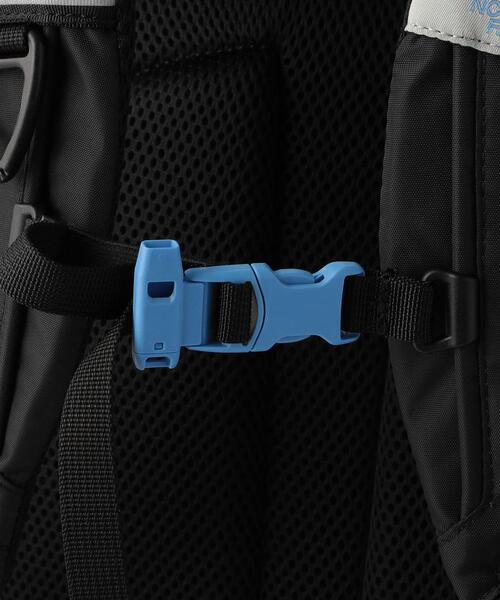 THE NORTH FACE（ザノースフェイス）の「＜THE NORTH FACE＞ キッズ スモールデイパック 15L（バックパック/リュック・キッズ・ブラック/ロイヤルブルー・FREE）」の10枚目の写真