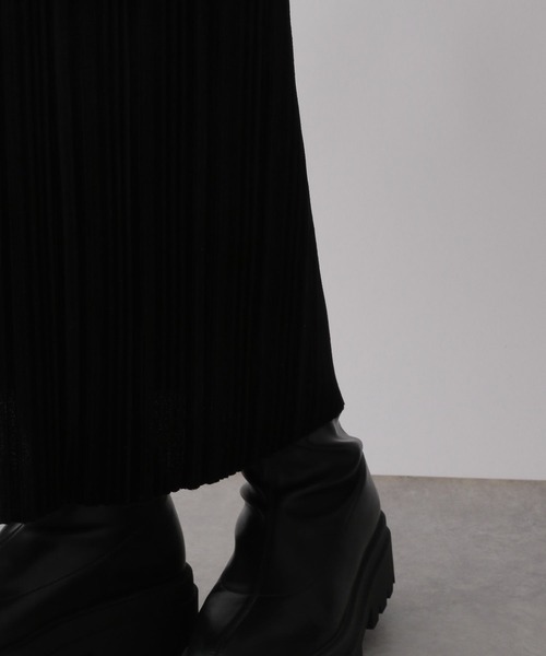 LOWRYS FARM（ローリーズファーム）の「ベロアプリーツタイトスカート