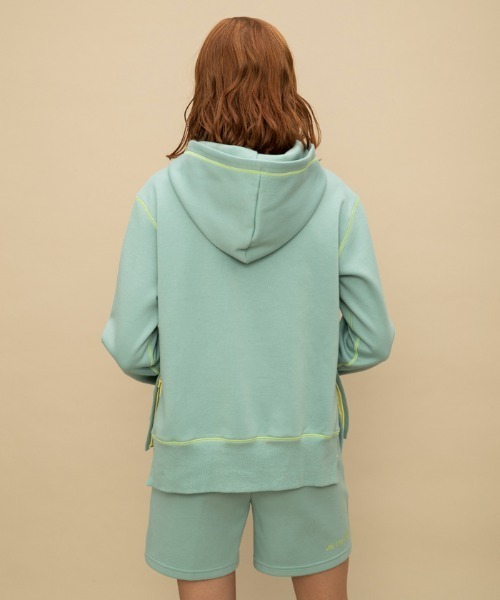 le coq sportif(ルコックスポルティフ)の「【WEB限定カプセルコレクション】 フィーディー ダンボールスウェット ルコック レディース スポーツ(スウェット・レディース・ブラック/ホワイト/ブルー/ピンク・M(M)/L/XL/S)」の14枚目の写真