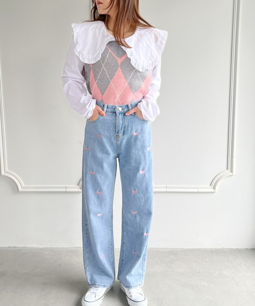 Loueme（ルエム）の「ハート刺繍デザインデニムパンツ（デニムパンツ