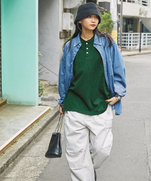 MONO-MART(モノマート)の「ビッグシルエット カラーリングワッフル ヘンリーネック半袖Tシャツ(Tシャツ/カットソー・レディース・オリーブ/サックスブルー/ブラック/グレー/オレンジ/ホワイト/ピンク/グリーン・S/M/L)」の10枚目の写真