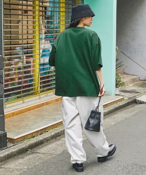 MONO-MART(モノマート)の「ビッグシルエット カラーリングワッフル ヘンリーネック半袖Tシャツ(Tシャツ/カットソー・レディース・オリーブ/サックスブルー/ブラック/グレー/オレンジ/ホワイト/ピンク/グリーン・S/M/L)」の15枚目の写真